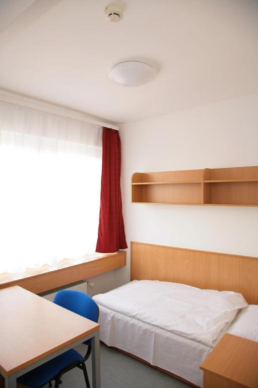 Imola Hostel Eger Szoba fotó