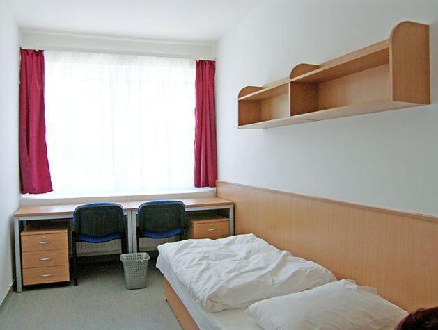 Imola Hostel Eger Szoba fotó